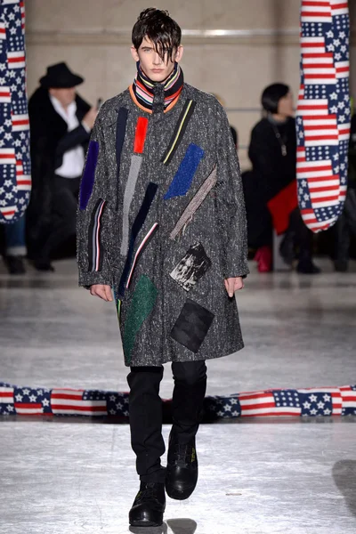 Look 18